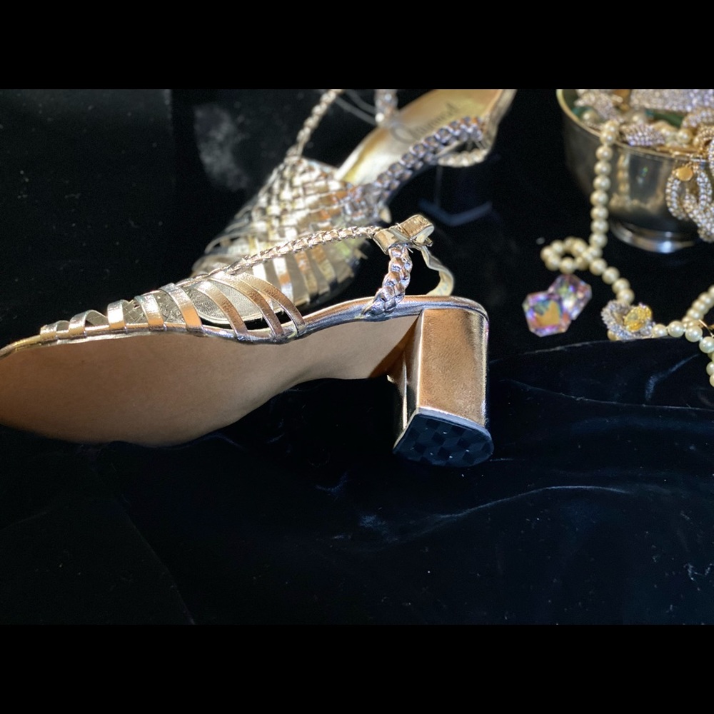 Sandals - Picture 6 of 10